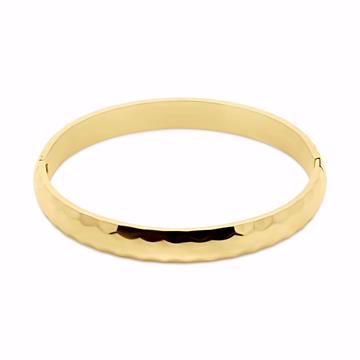 Guldfarvet armring i stål med hamret overflade og minimalistisk design