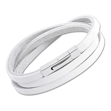 Hvidt læderarmbånd med tredobbelt vikling og graverbar klipslukning. Fås i 19 og 21 cm.