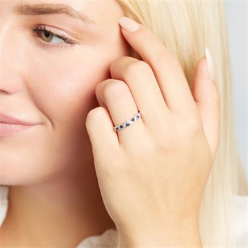 Ring i 14 kt. Hvidguld med Safir og Diamanter - 0,02 ct.