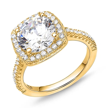 Forlovelsesring i forgyldt sølv med firkantet sten og funklende zirkoniasten – romantisk og elegant design