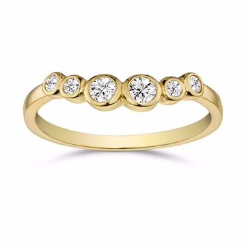 Ring i forgyldt Sterling sølv med seks funklende zirkoniasten og buet design