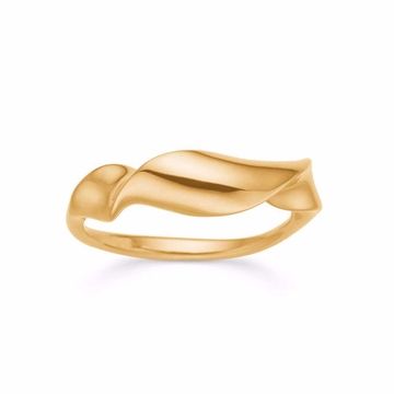 Bølget ring i forgyldt sølv – elegant look