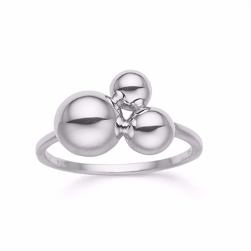 Sølvring med tre kugler i forskellige størrelser