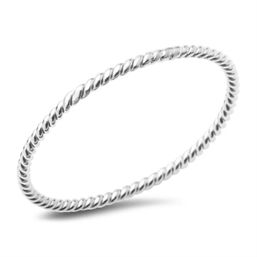 Trendy sølvring til damer med snoet design, inspireret af reb, perfekt til stacking-trenden